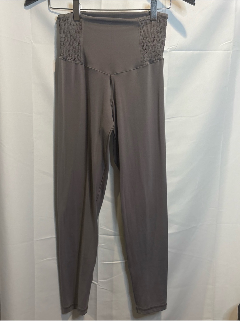 aerie High-Waist Smocked Waistband Leggings - Taupe Gray